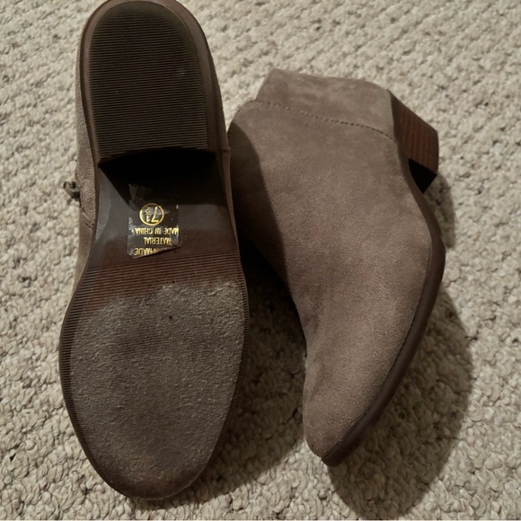 7.5- Tan Faux Suede Booties - Picture 4 of 4